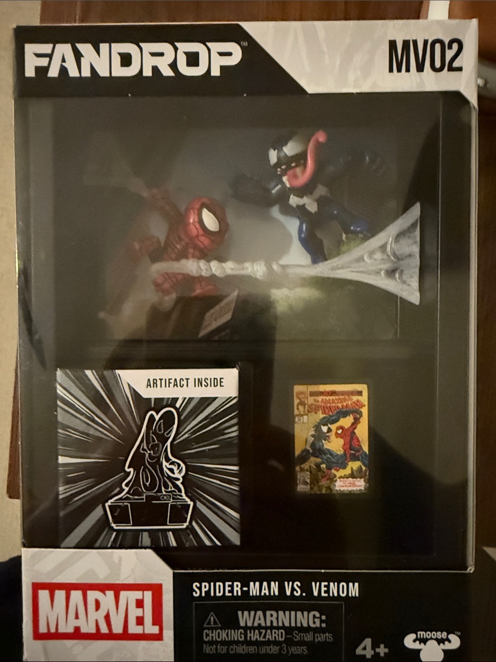 Marvel Spider-Man vs Venom Display - Black, Red, White